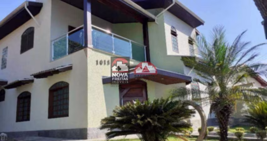 Casa Sobrado Padrão em Pindamonhangaba