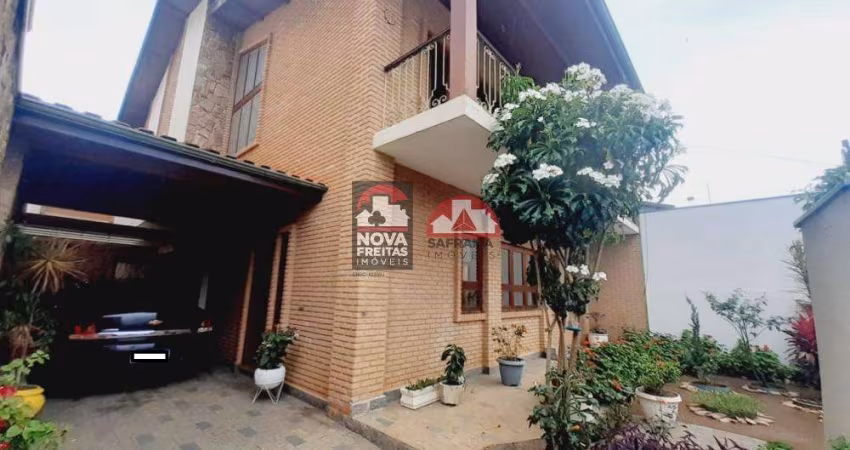 Casa Sobrado Padrão em Pindamonhangaba