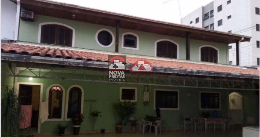 Casa Sobrado Padrão em São José dos Campos