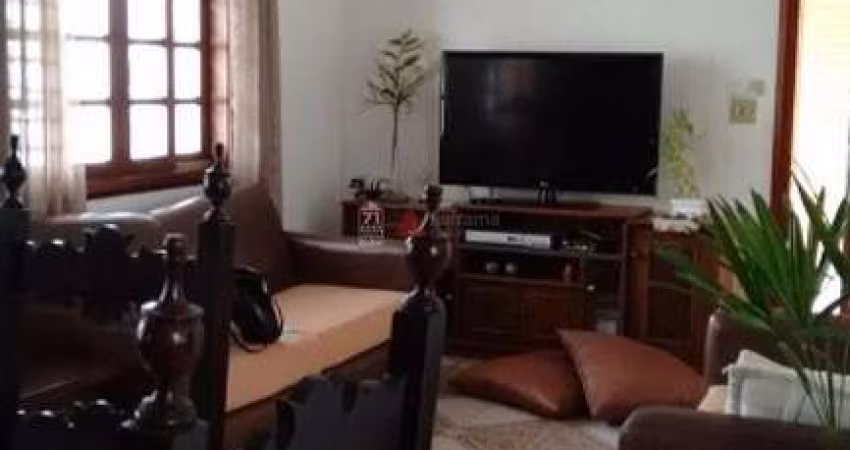 Casa Sobrado Padrão em Pindamonhangaba