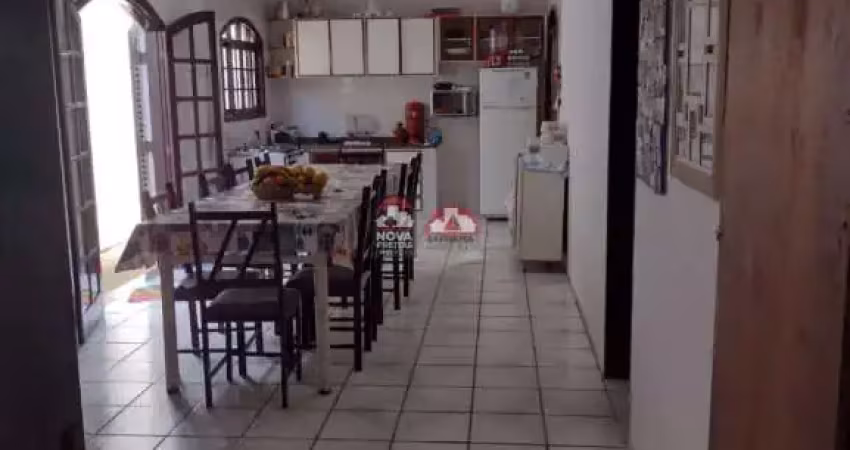 Vendo casa em meio a Natureza acima o Rio ,cachoeira .