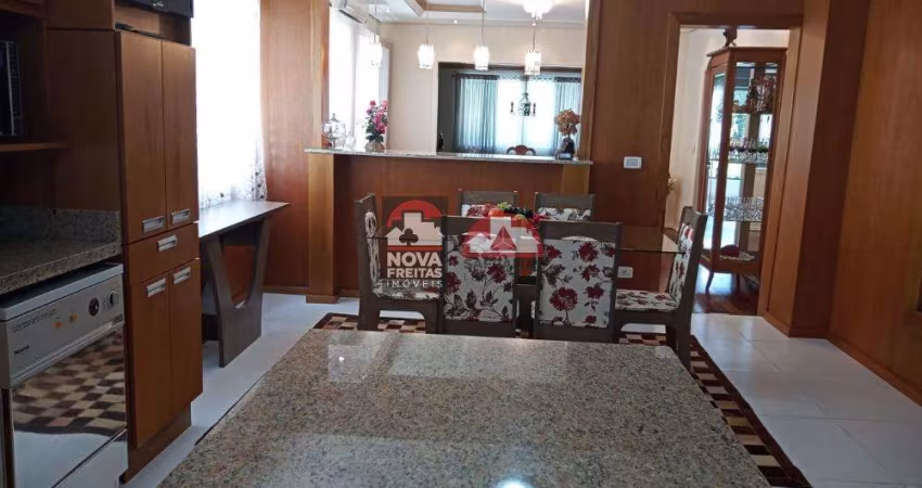 Casa Sobrado Padrão em Canela