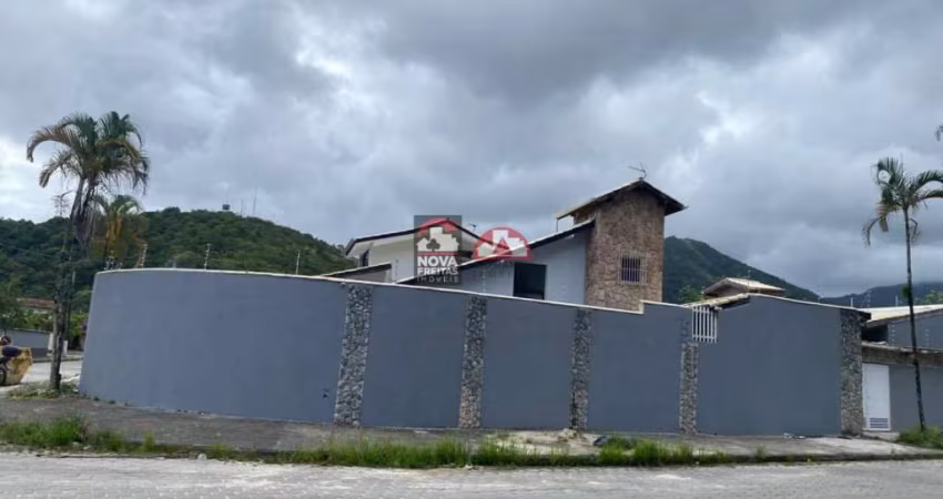 Excelente sobrado alto padrão com piscina e edicula, bem localizada na martim de Sá