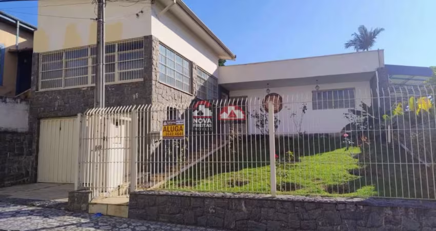 Casa no Centro de Pindamonhangaba!
