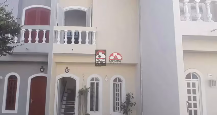 Sobrado em condomínio com 2 dormitórios 2 banheiros a venda na prainha - 450 metros da praia