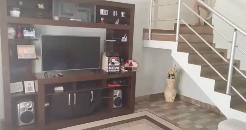 Casa com 2 quartos à venda na Avenida Getúlio Dorneles Vargas, Sobrado, 2170, Jardim Califórnia, Jacareí