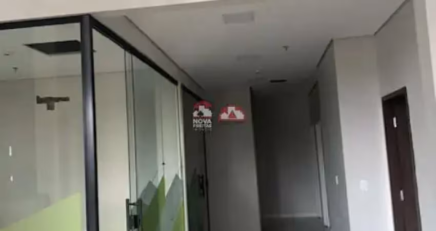 Loja comercial moderna com mezanino no jardim aquarius