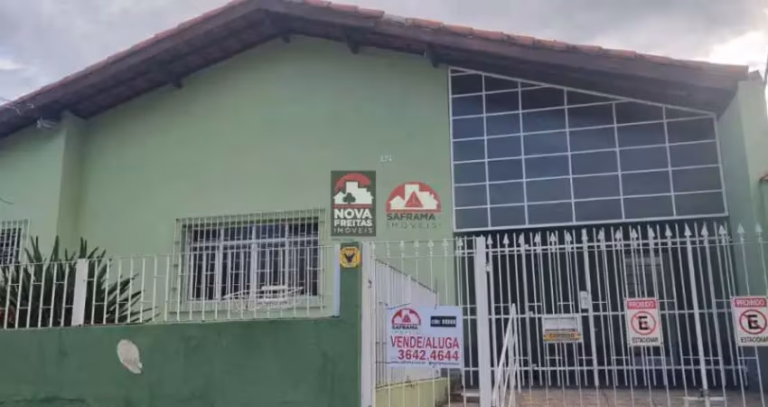 Casa com 3 quartos para alugar na Rua Oswaldo Cruz, 124, Vila Bourghese, Pindamonhangaba