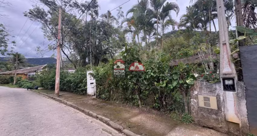 Casa antiga na martim de sá com terreno de 880m2 ideal para investidores