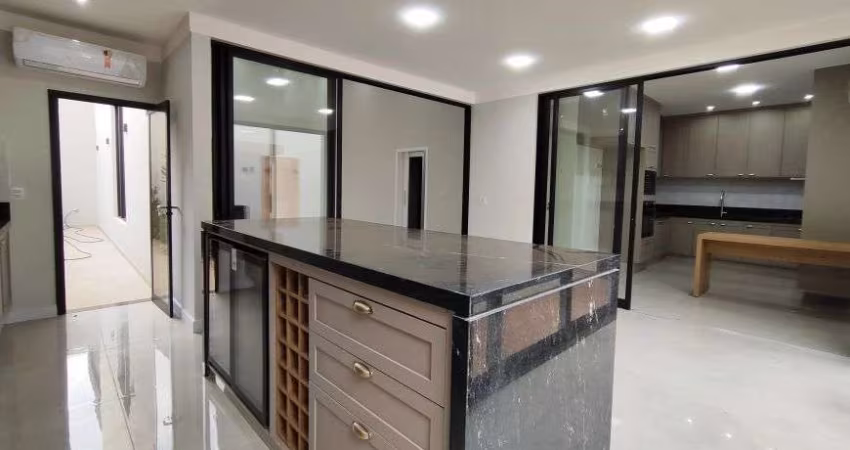 casa térrea com piscina/ adega/ ar cond