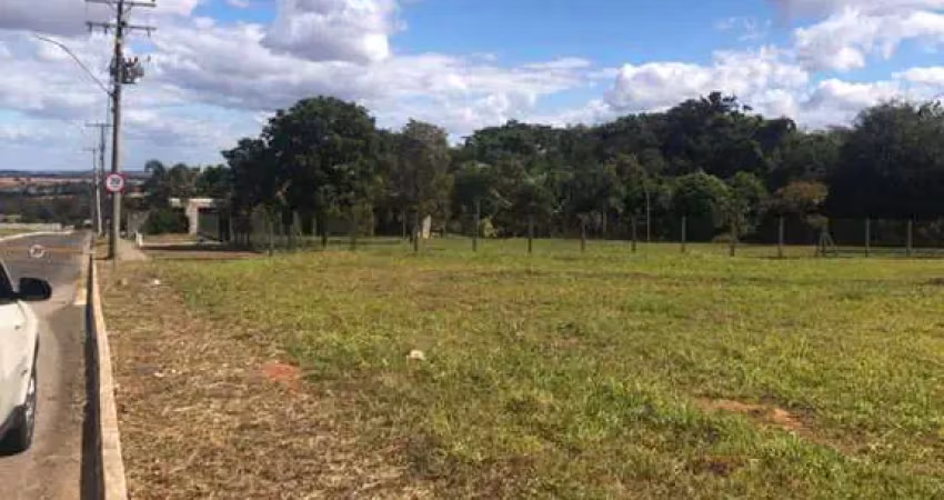 Terreno de 2.400m² à venda no centro de bela vista de goiás