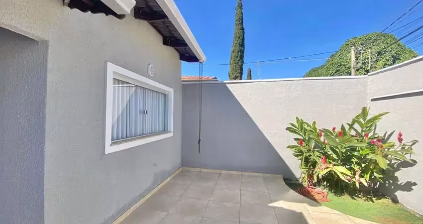 Casa à venda em jardim atlântico, goiânia: 210m², 3 quartos, 1 suíte, 2 banheiros por r$589.000.