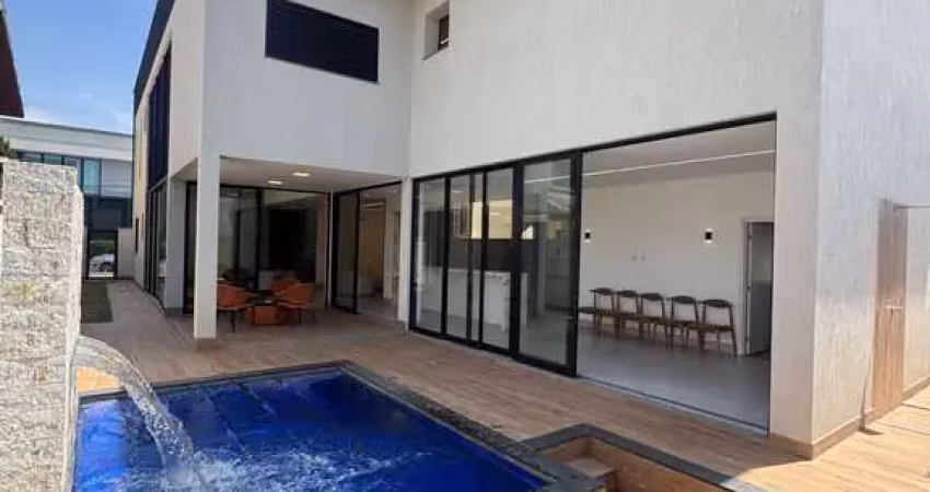 Casa em condomínio fechado com 5 quartos à venda na Rua Madri 20, Jardins Madri, Goiânia