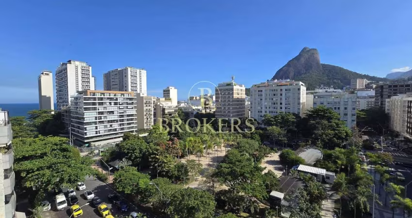 Apartamento à venda, Leblon, Sala, quarto, original 2 quartos, 1 vaga na escritura - 71 m²