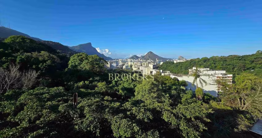 Apartamento à venda na Rua Osório Duque Estrada, Gávea! Varanda, salão, 3 quartos sendo 1 suíte, 1