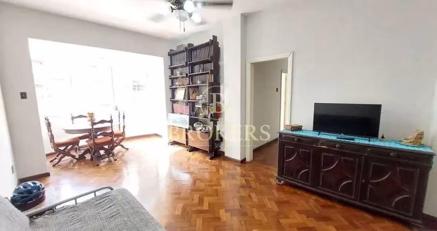 Apartamento a venda com excelente planta na Rua Humaitá, 3 quartos com dependências completa