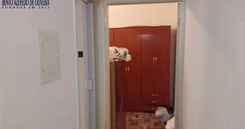 Oportunidade, partamento 1 dorm. demais peças, Trav. do Carmo.