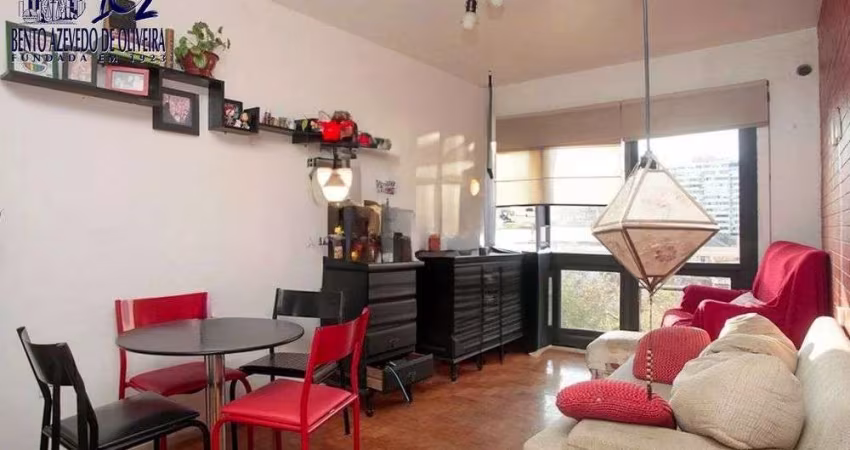 Apartamento semi mobiliado com 2 dormitórios na Sofia Veloso.