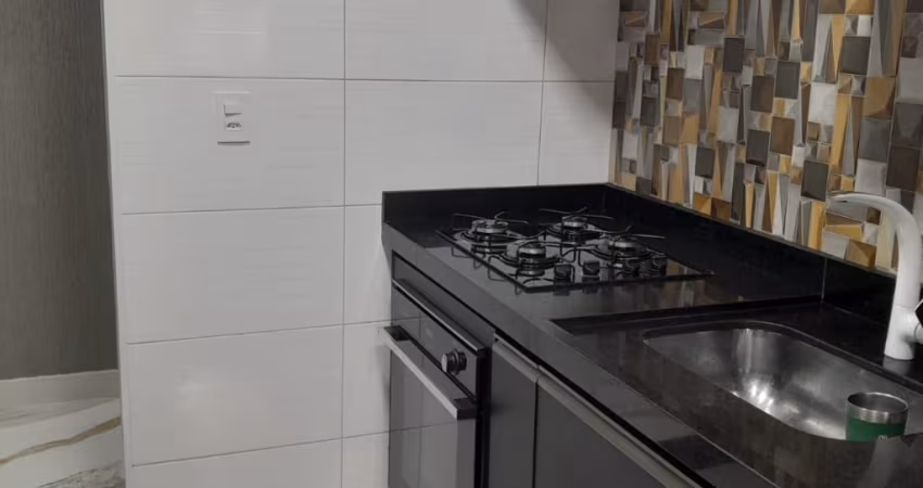 Apartamento aconchegante 2 dormitórios com sacada