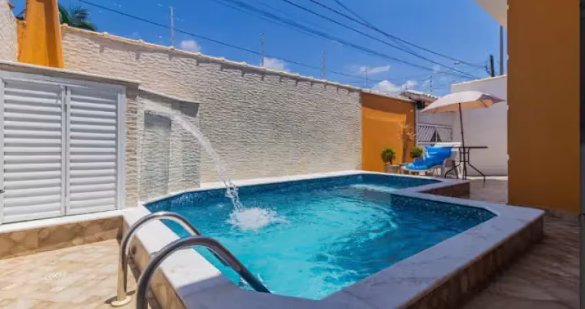 Casa térrea à venda no bairro vila romar, a apenas 2000 metros da praia