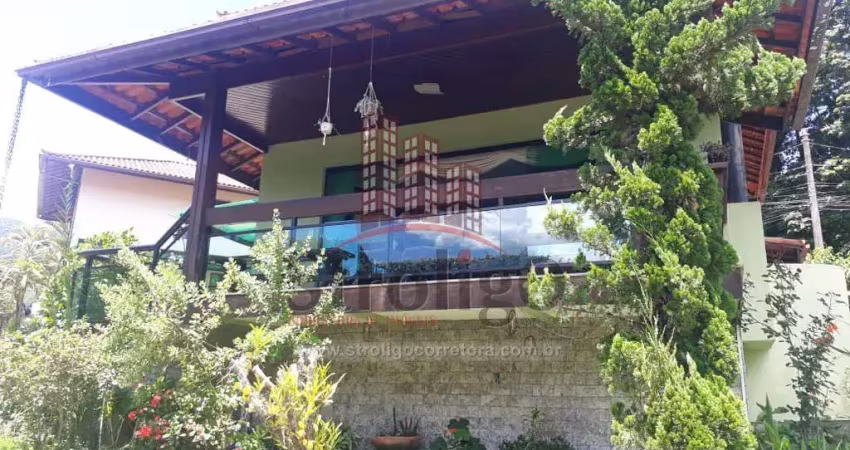C303 Linda casa em condomínio Cônego, Nova Friburgo-RJ