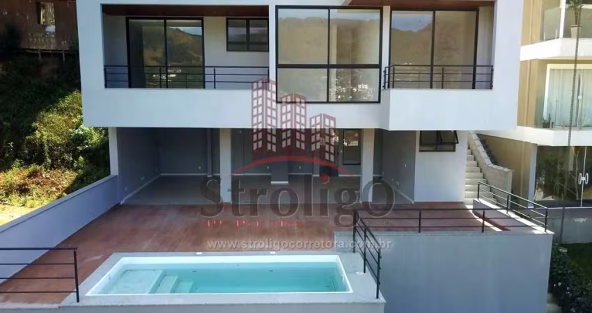 C432 Linda casa de construção nova Cônego, Nova Friburgo-RJ