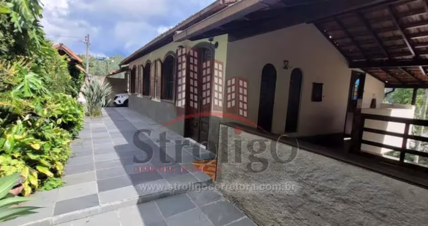 C352 casa linear com amplo terreno, parque santa elisa, nova friburgo-rj