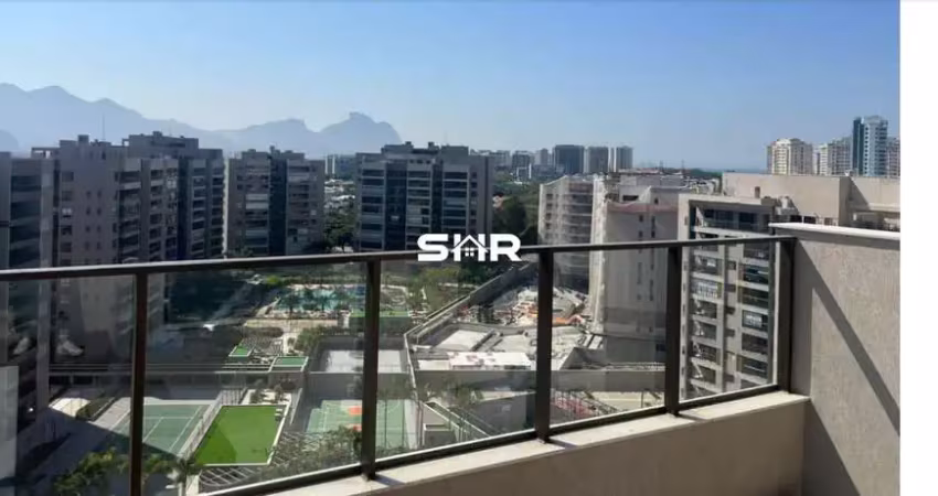 Cobertura linear 3 suites independente, dependência completa de  serviço, área externa com vista interna do condomínio, sol da manhã. 3 vagas de  garagem.  flex de bancada de lavabo, área de circulaçã