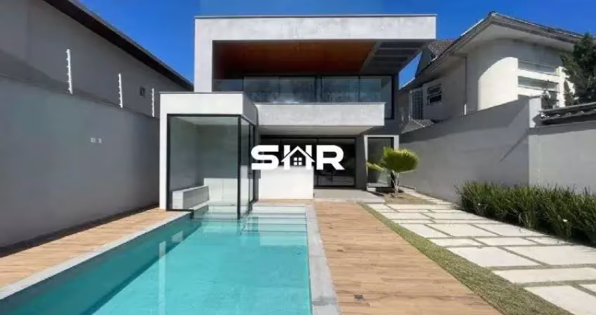 Casa  com 5 suítes, à venda no condomínio interlagos de itaúna na barra da tijuca com segurança