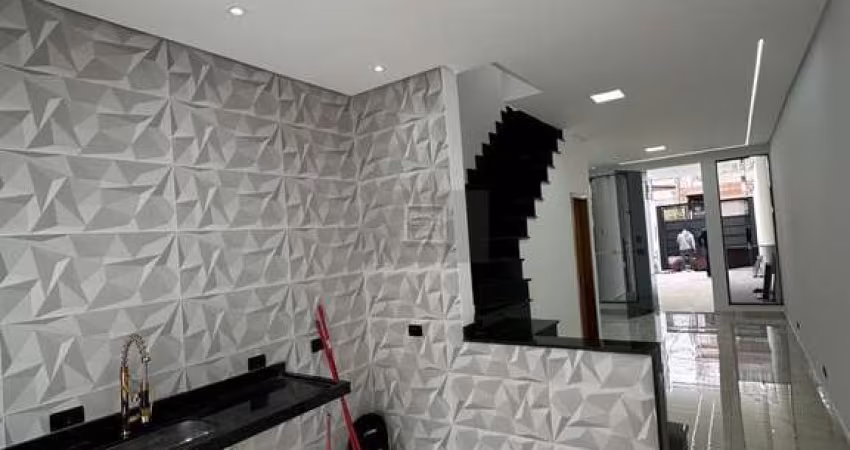 Casa com 3 Quartos e 3 banheiros à Venda, 120 m² por R$ 735.000