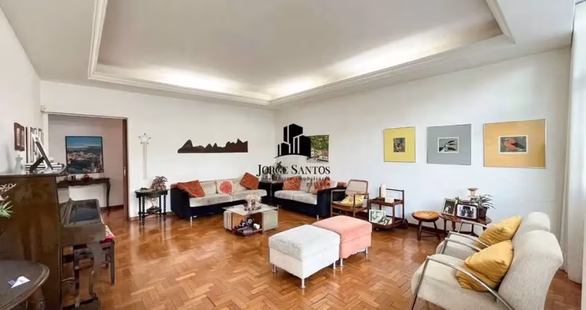 Casa à venda na Rua Alumínio, 33, Serra, Belo Horizonte