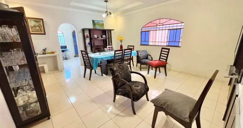 Casa para Venda em Belo Horizonte, Ouro Preto, 3 dormitórios, 2 banheiros, 2 vagas
