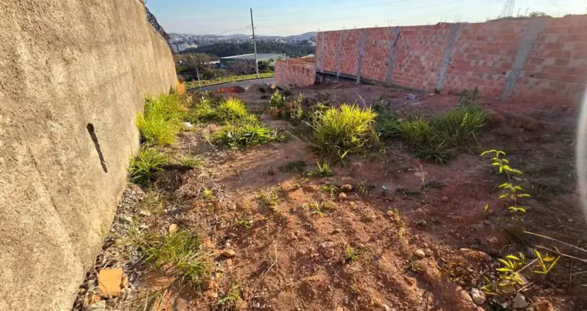 Terreno à venda no Arvoredo, Contagem 