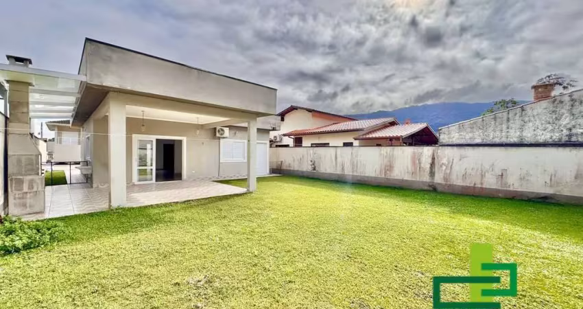 Casa Térrea à Venda no Condomínio Mar Verde – Caraguatatuba/SP.