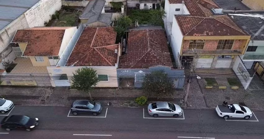 Casa à venda no Rebouças – Ideal para residência ou comércio