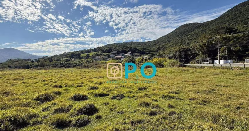Terreno medindo 81.230m² de área localizado na  Praia da Armação Pântano  do Sul  Florianópolis SC.