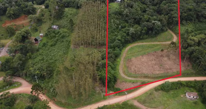 Chácara em altos cedros com 30000m² com área construída.