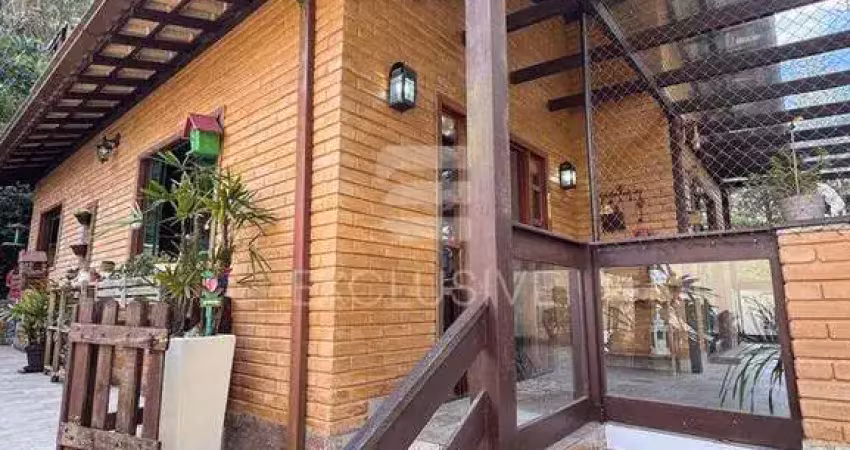 Casa com 3 dormitórios à venda, 200 m² por r$ 720.000,00 - mury - nova friburgo/rj