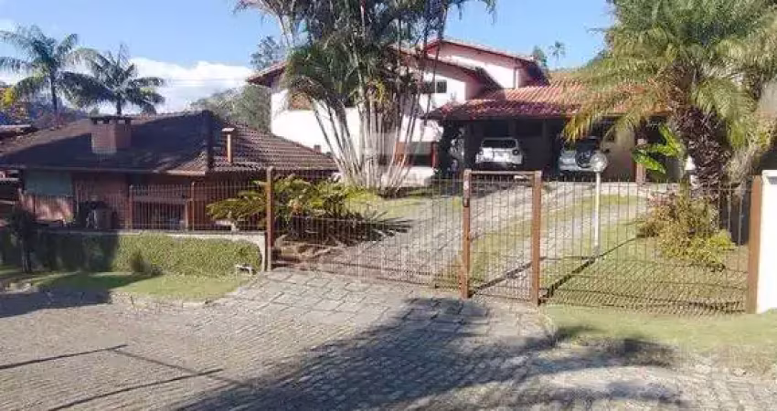 Casa com 4 dormitórios à venda, 500 m² por r$ 2.600.000,00 - cônego - nova friburgo/rj
