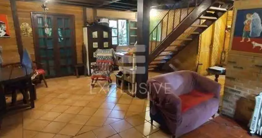 Casa com 4 dormitórios à venda, 245 m² por r$ 620.000 - cascatinha - nova friburgo/rj