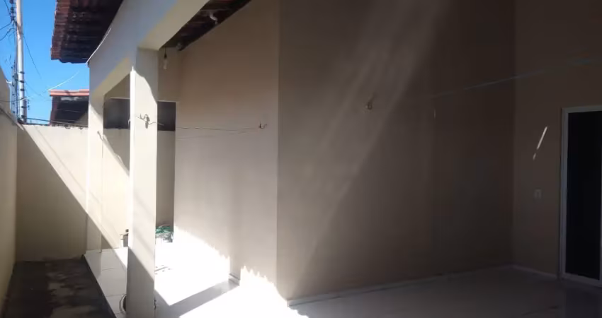 Casa grande e ótima para morar ou até mesmo investir, oportunidade com ótimo preço.