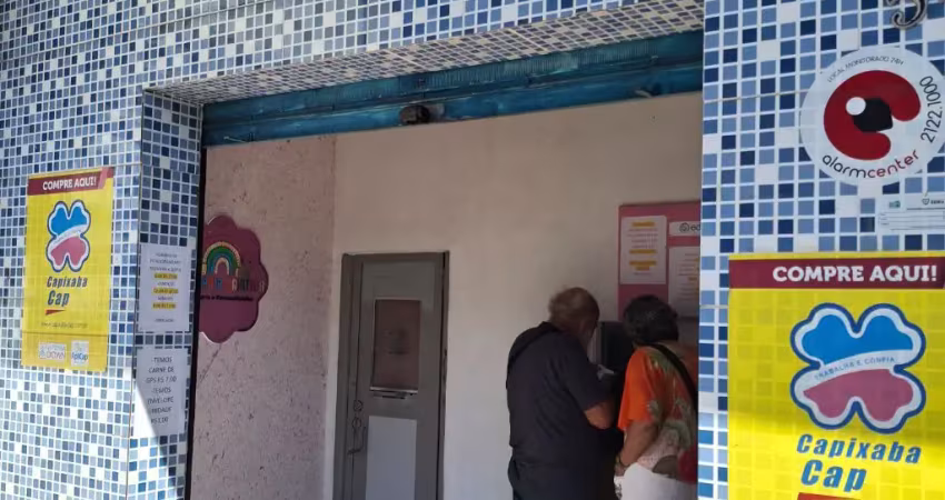 Casa comercial com 2 salas à venda na Avenida Todos os Santos, 160, das Laranjeiras, Serra