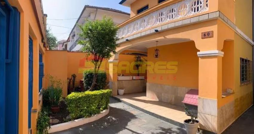 Sobrado, 326m² Área total e 180m² Área Construída por R$ 10.600,00 Locação e R$ 1.500.000,00 Venda