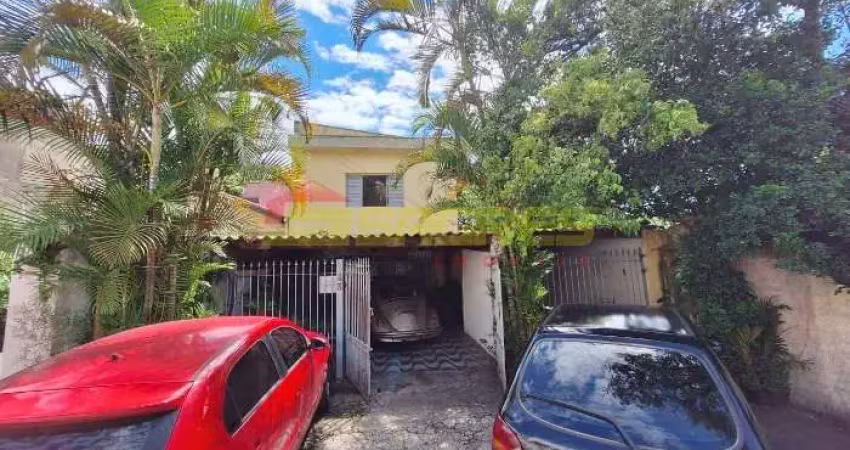 Sobrado em rua tranquila com 4 dormitórios à venda, 174m² de a/c  por r$650.000,00