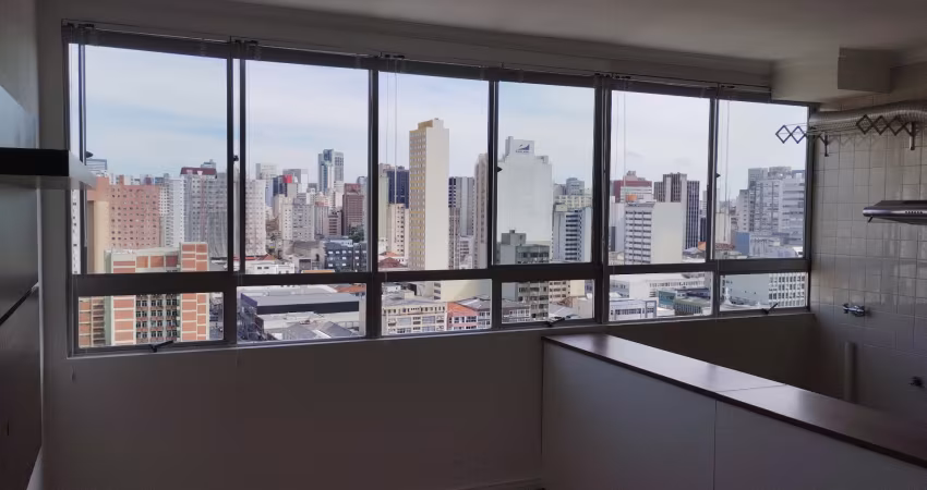 Apartamento mobiliado no Centro de Curitiba em prédio SEM AirBnb.