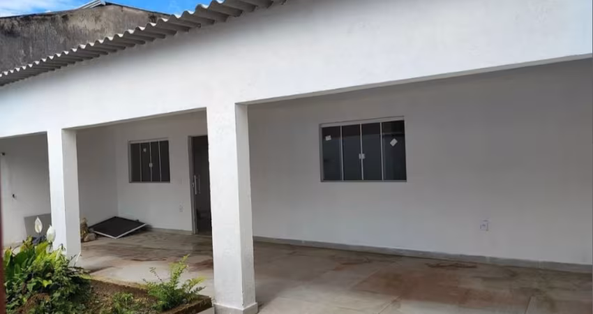 Vende-se casa no bairro do mangueirão