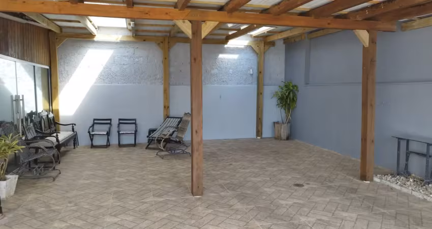Lindo sobrado com 4 dormitórios no bairro itacolomi em balneário piçarras.