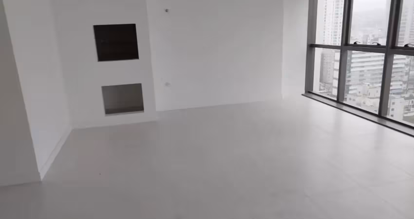 Lindo apartamento em andar médio com 4 suítes amplas no centro ed balneário camboriú