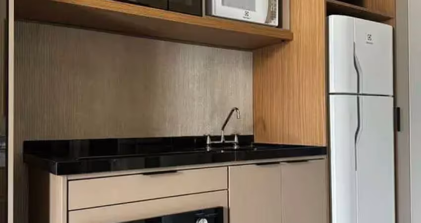 Studio à venda com 22m², pé direito 3,70m, 1 quarto e sem vaga, mobiliado, Brooklin SP
