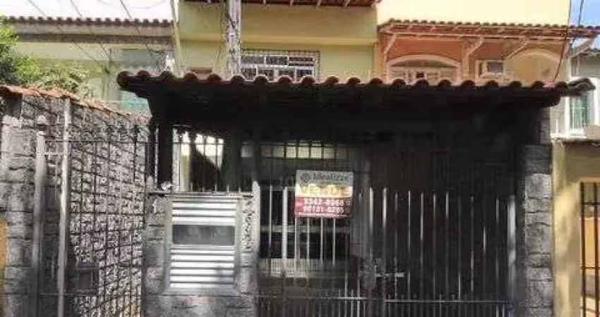 Casa para Venda em Volta Redonda / RJ no bairro Aterrado